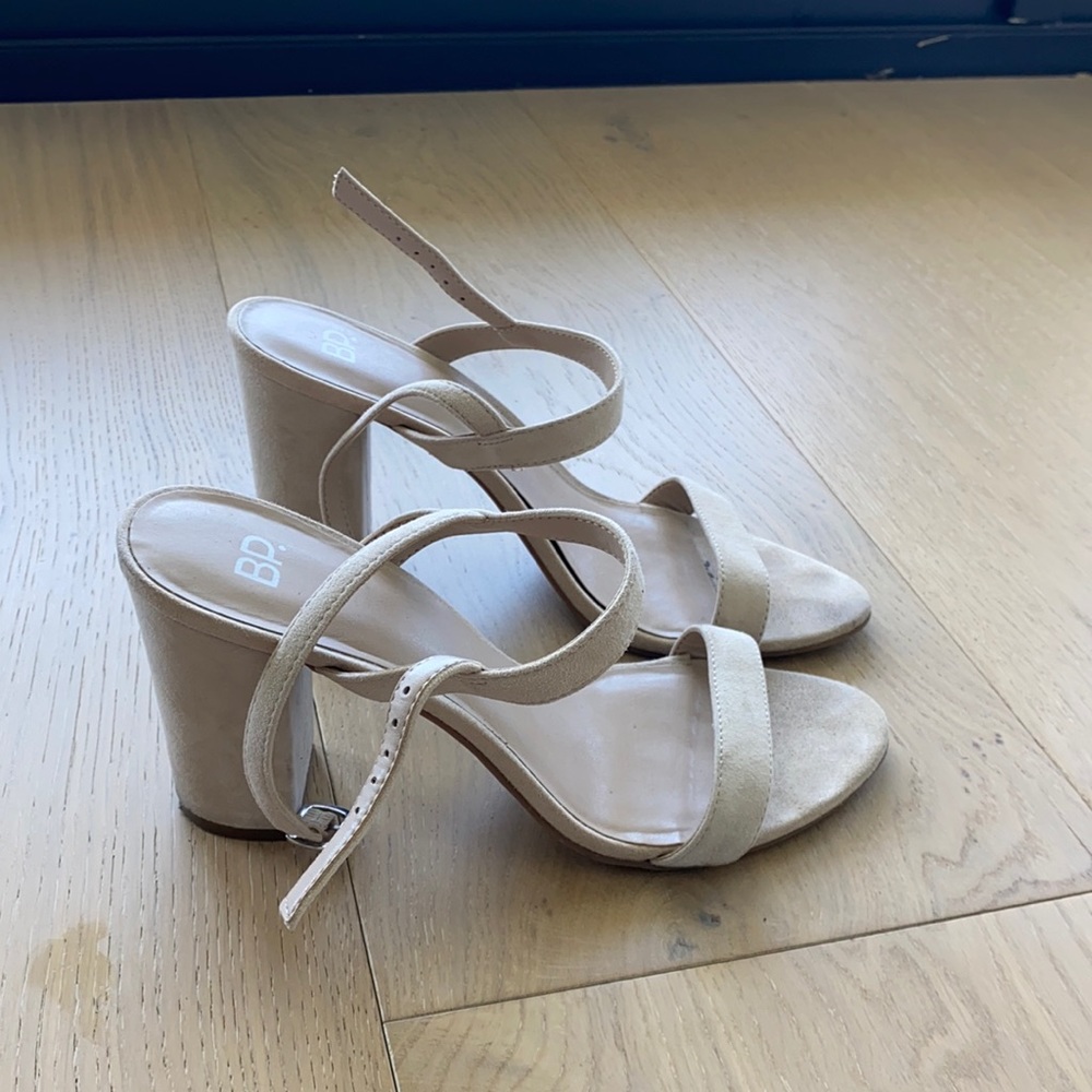 Nude suede heels BP